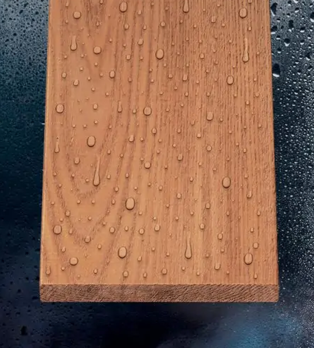 熱と蒸気のみを使用した、完全に自然なプロセスから生まれるサーモウッド